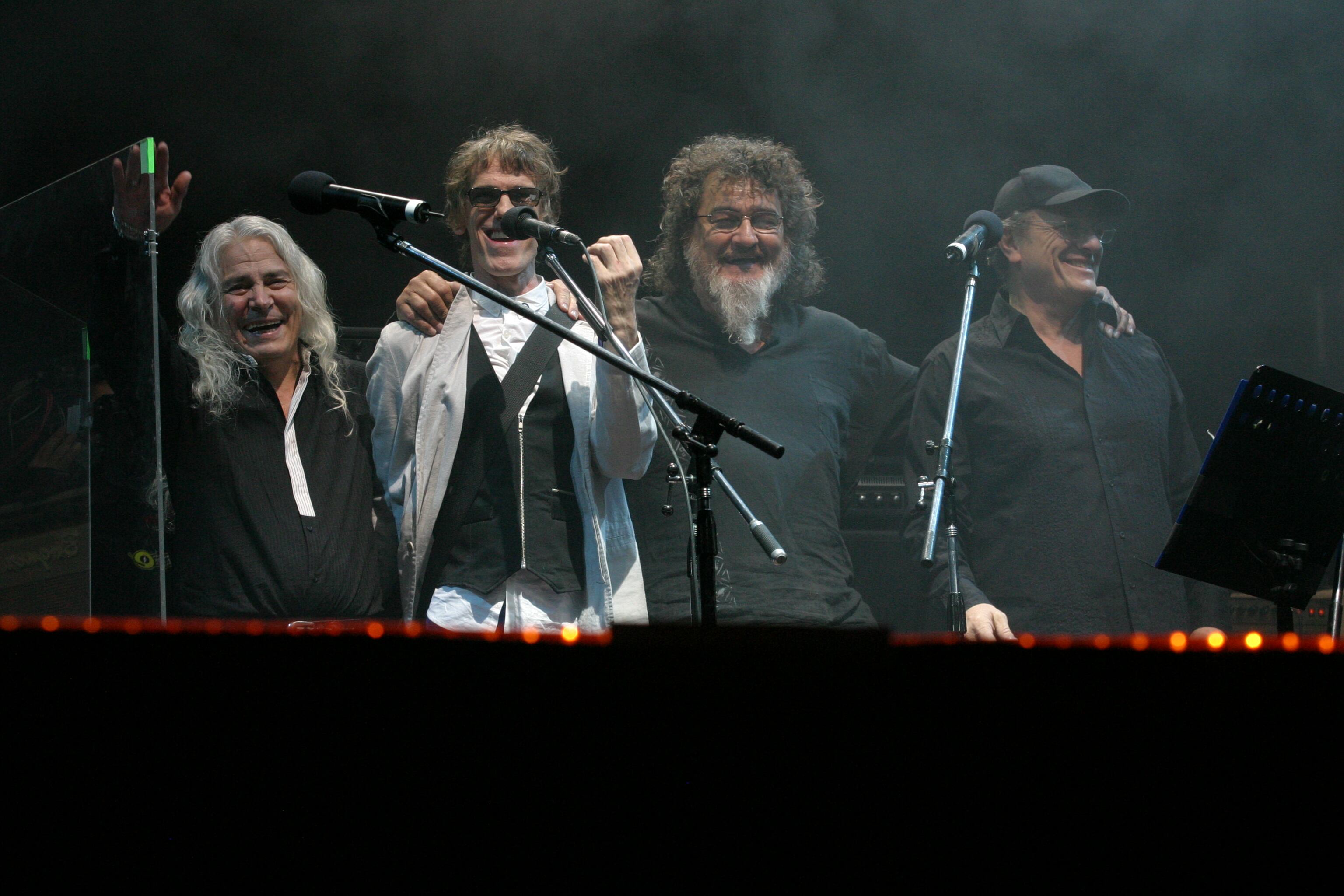 Almendra en Vélez, el reencuentro de cuatro viejos amigos.