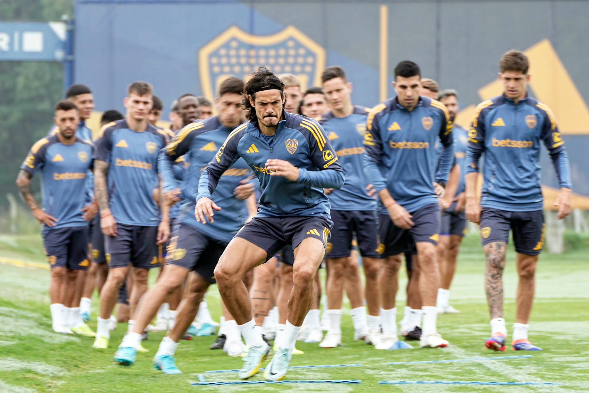 Cavani se lesionó durante una práctica y estará ausente en el Superclásico