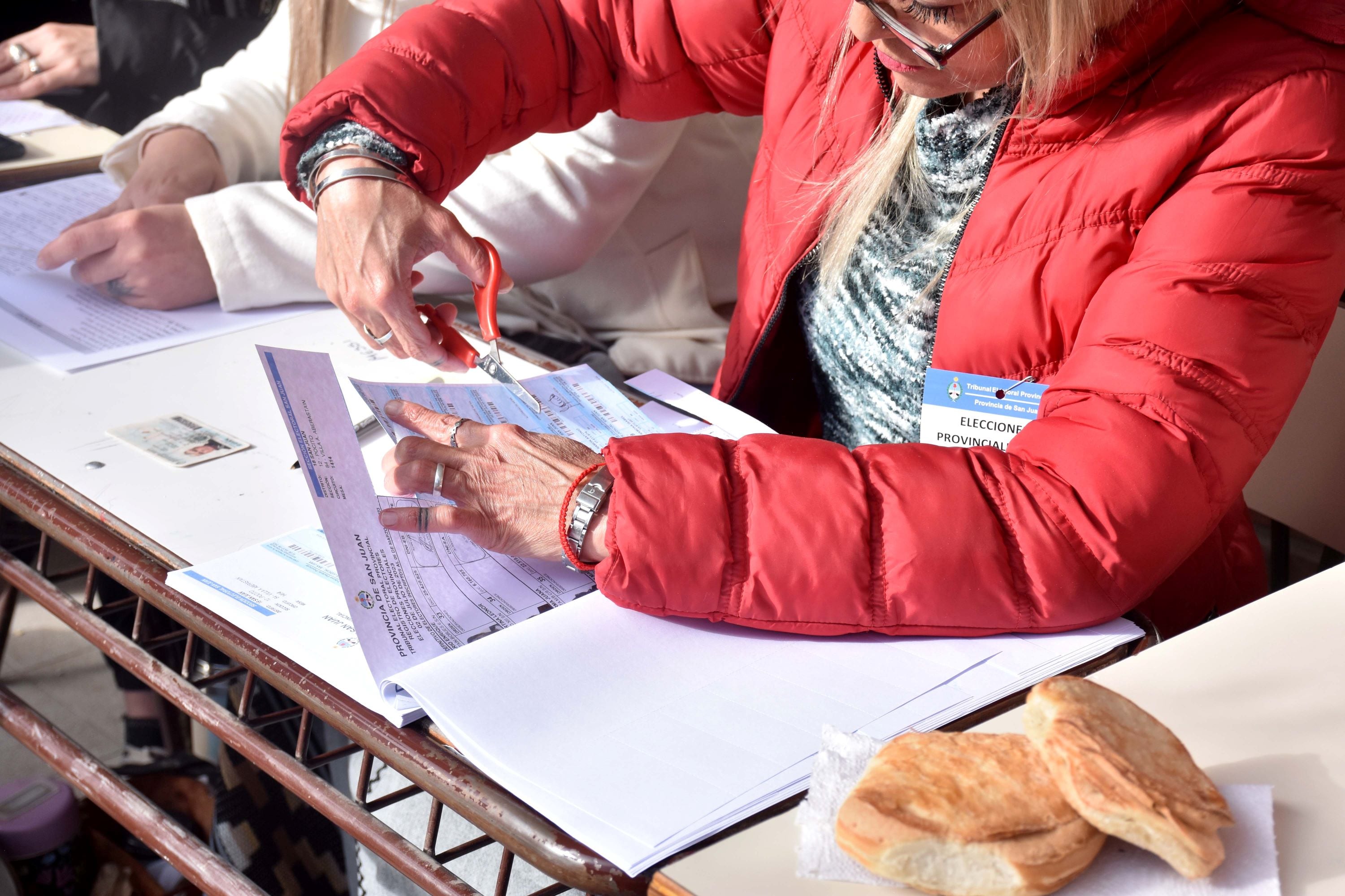 Cuáles son los requisitos para ser autoridad de mesa en las elecciones de Argentina 2023