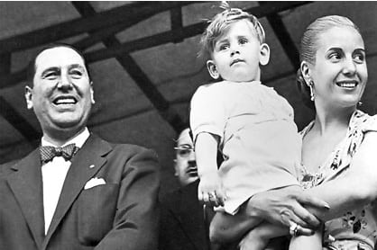 Foto que circuló en las redes indicando que el niño era Jorge Bergoglio