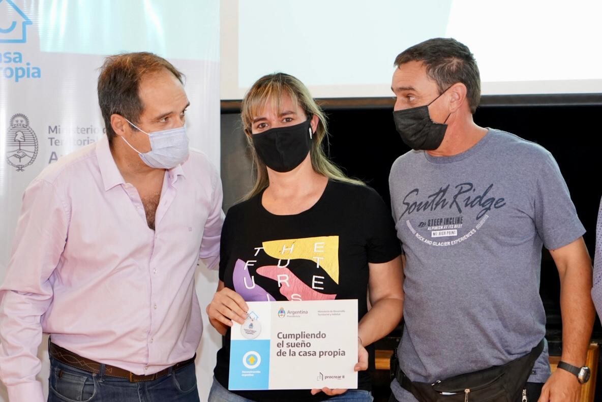 Entrega de créditos en Roque Pérez