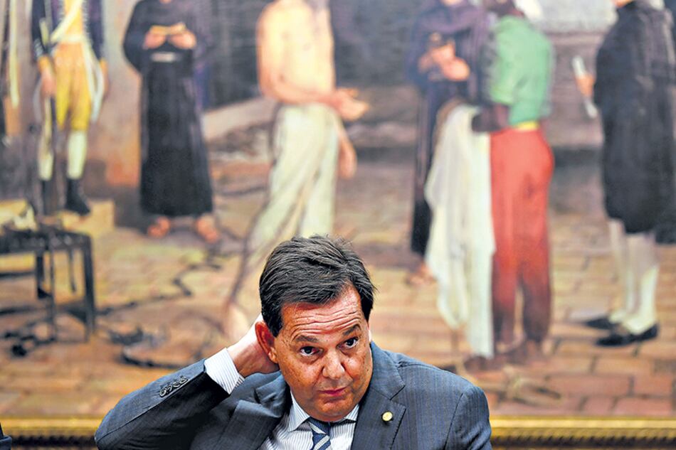 El diputado Zveiter recomendó avanzar con la investigación contra Temer pese a ser miembro del PMDB.