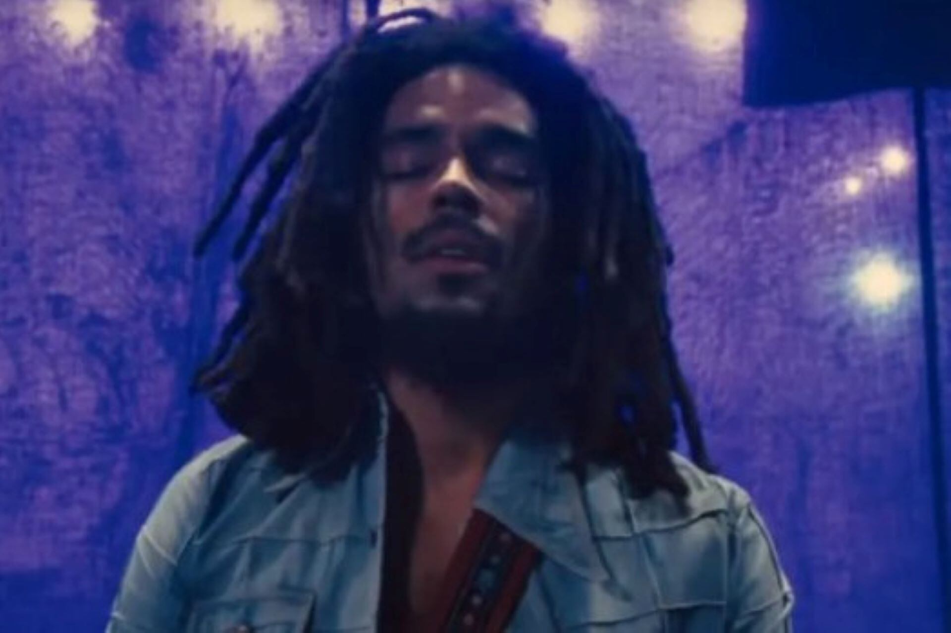  El actor Kingsley Ben-Adir como Bob Marley, en la piopic de la leyenda del reggae. Imagen: Paramount