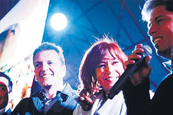 Sergio Massa, Cristina Kirchner y Axel Kicillof en Malvinas Argentinas.