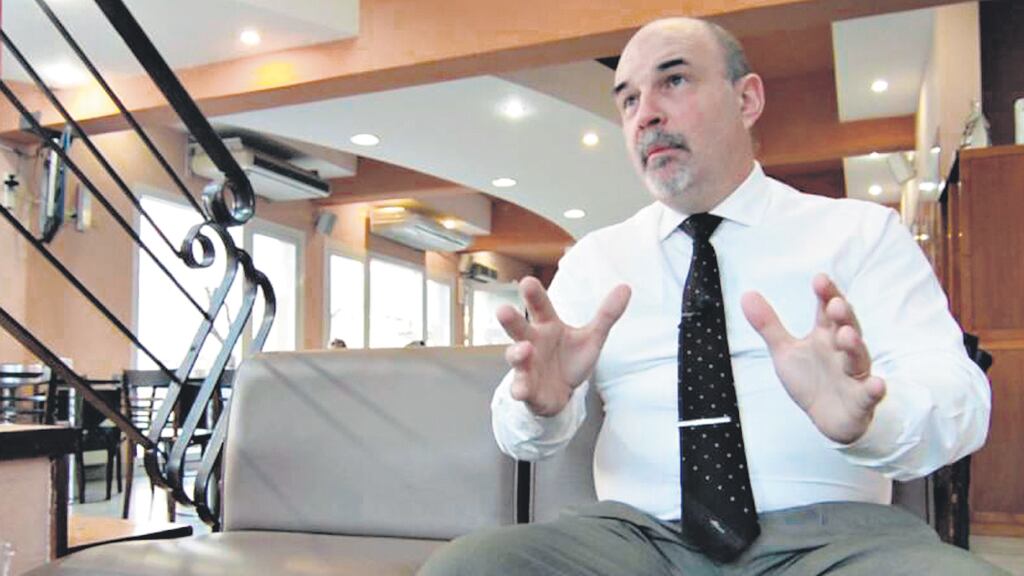 Lazzari es columnista en Canal 7 y medios del grupo Clarín.