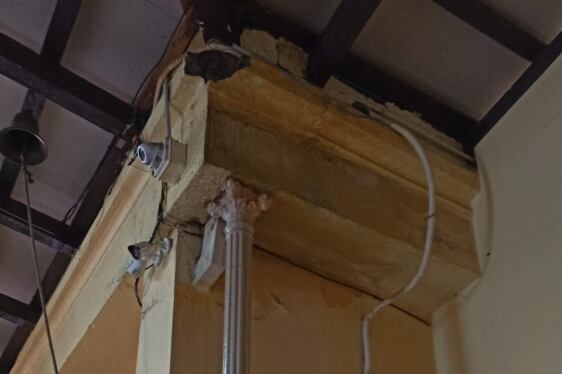 Uno de los puntos por donde ingresó el agua al Centro de Capacitación 7214.