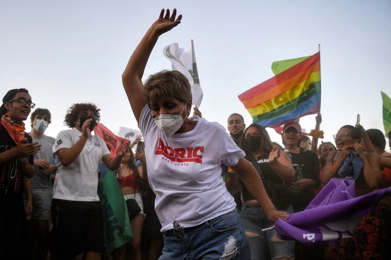 Gabriel Boric no sólo batió el récord de ser el candidato más joven que resulta elegido presidente de Chile.