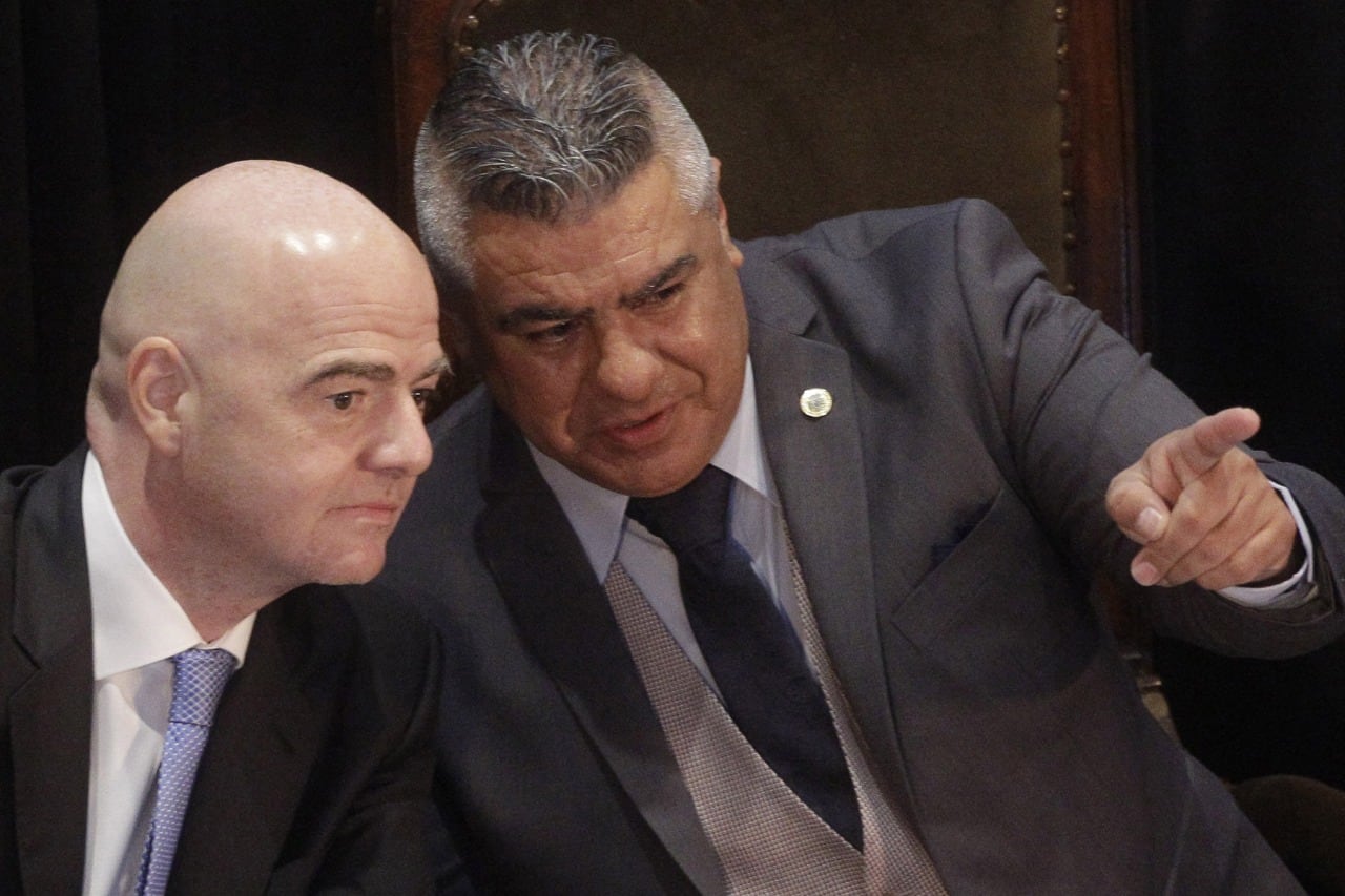 Presidentes. Gianni Infantino (FIFA) y Claudio Tapia (AFA).