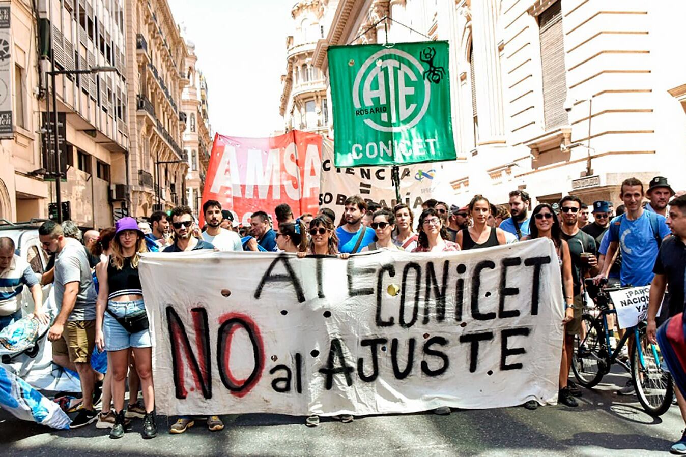 La protesta de los trabajadores frente al ajuste del Gobierno sobre el Conicet.