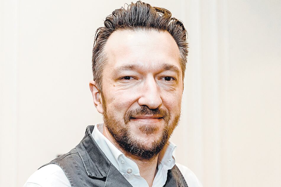 “Me interesa cuando un tema tan antiguo como el cambio de género, que ya estaba en los mitos griegos, se topa con el mundo de la economía moderna.”