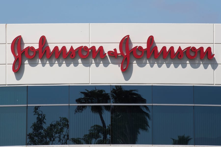 Johnson y Johnson desarrolla esta vacuna junto a la farmacéutica Janssen. La Argentina es uno de los países donde se realizan los ensayos clínicos.