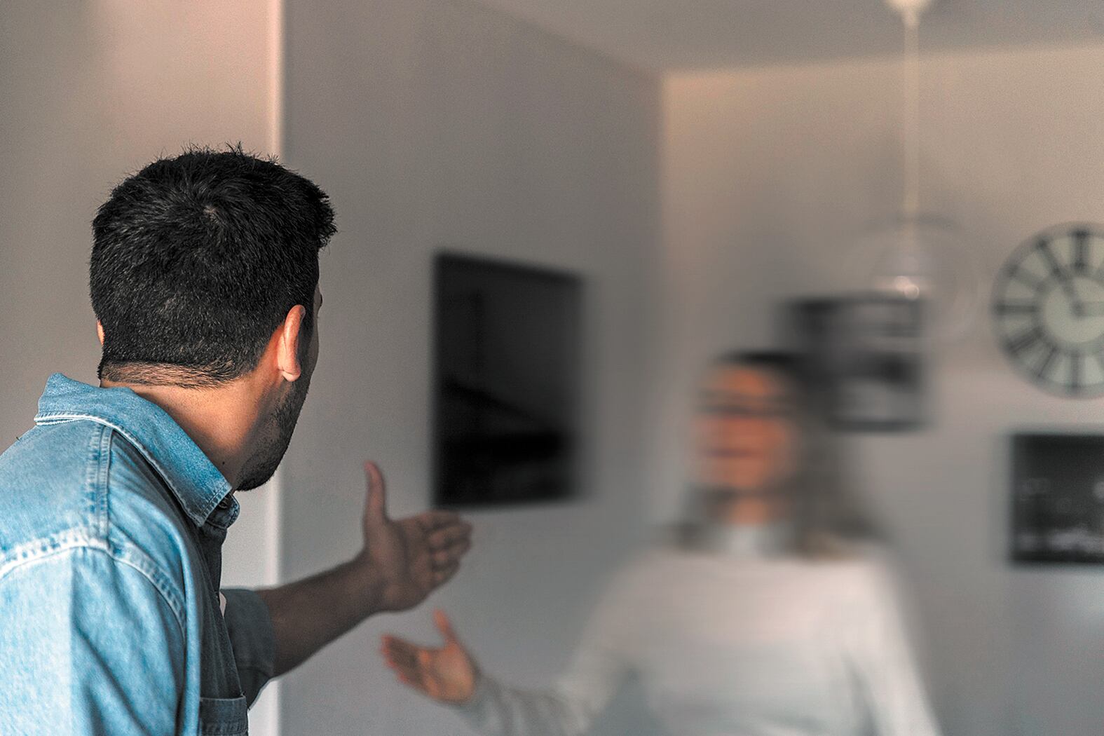 La mayoría de los argentinos dice que puede estar en pareja con alguien que piense distinto en lo político