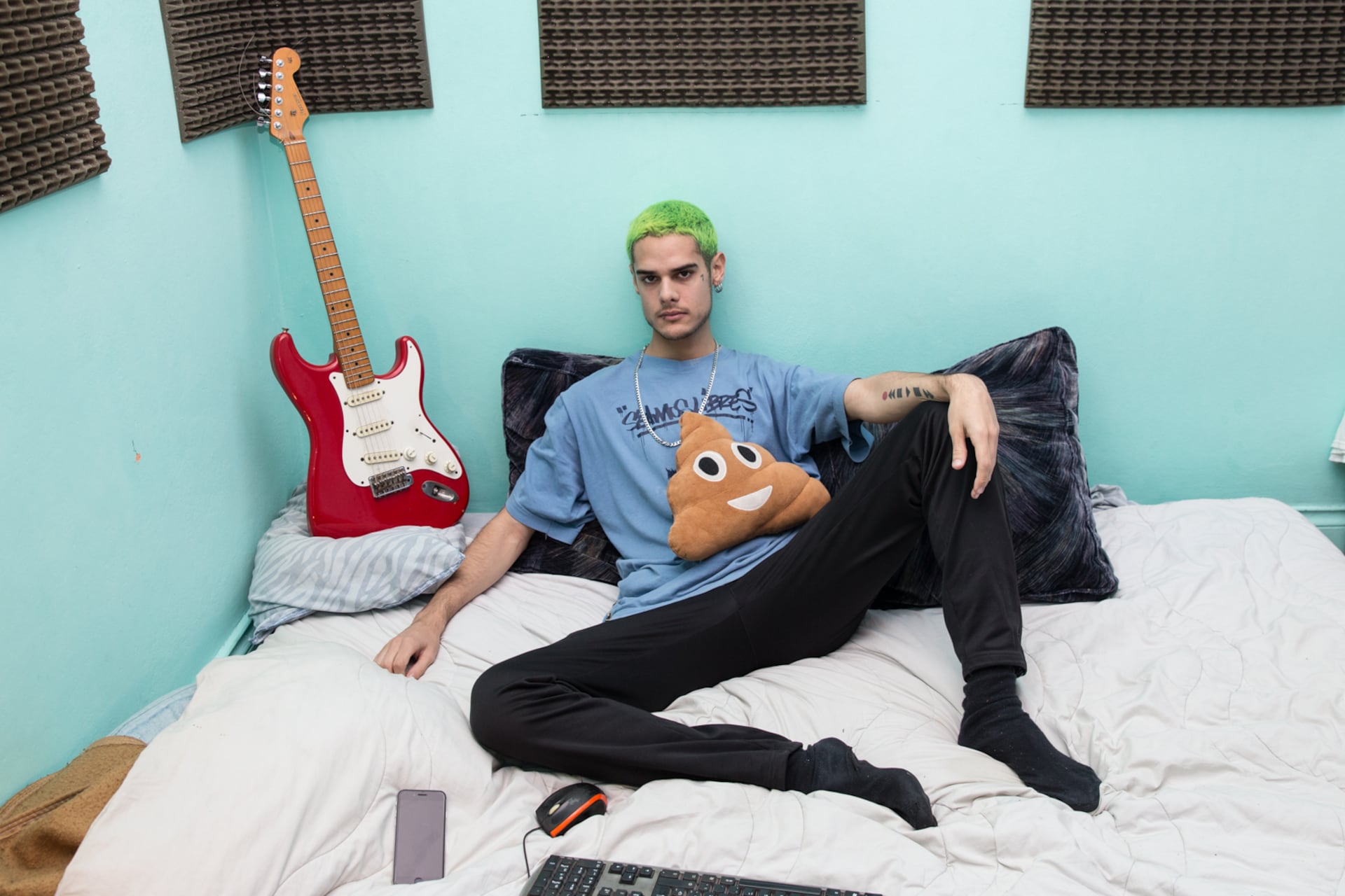 Ca7riel tiene frescura, conocimiento, buen gusto, desfachatez, identidad, juventud y un discurso contemporáneo.