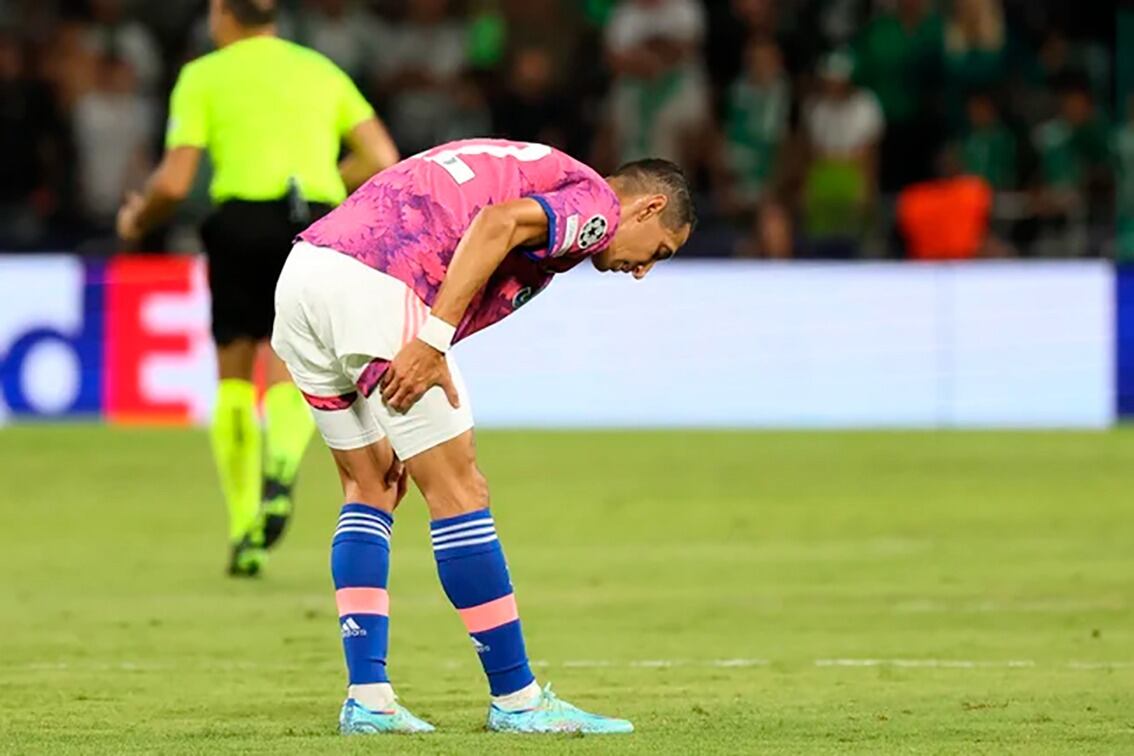 Angel Di María se toma el isquiotibial derecho