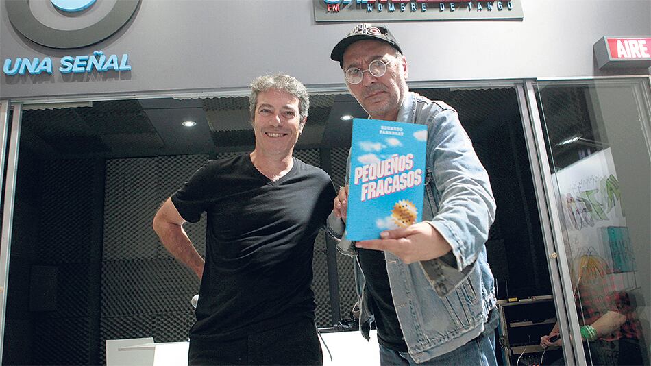 En el libro aparecen Julio Bocca, Liliana Herrero, Andrés Calamaro, Alfredo Alcón y Cristina Banegas, entre otros.