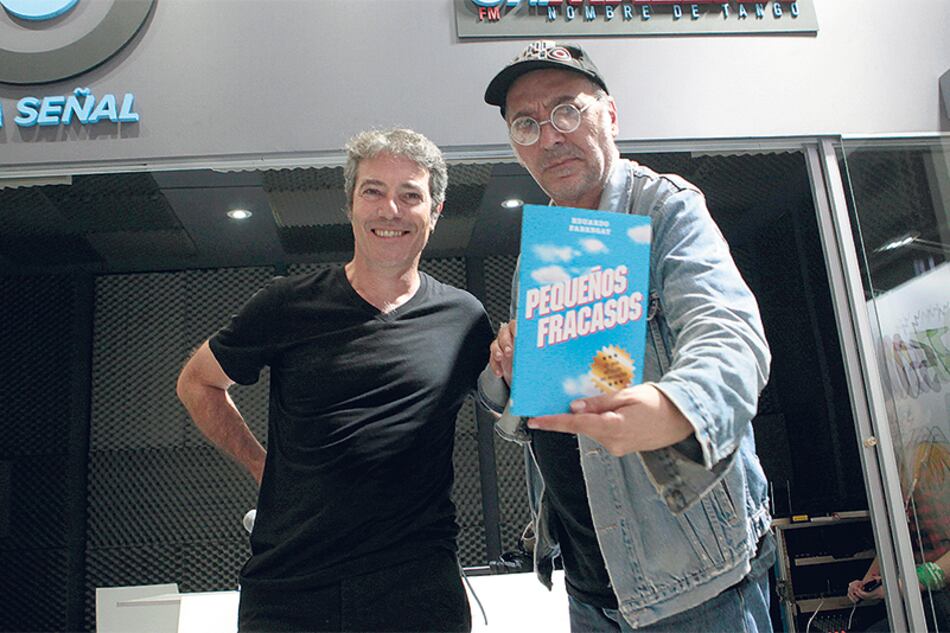 En el libro aparecen Julio Bocca, Liliana Herrero, Andrés Calamaro, Alfredo Alcón y Cristina Banegas, entre otros.