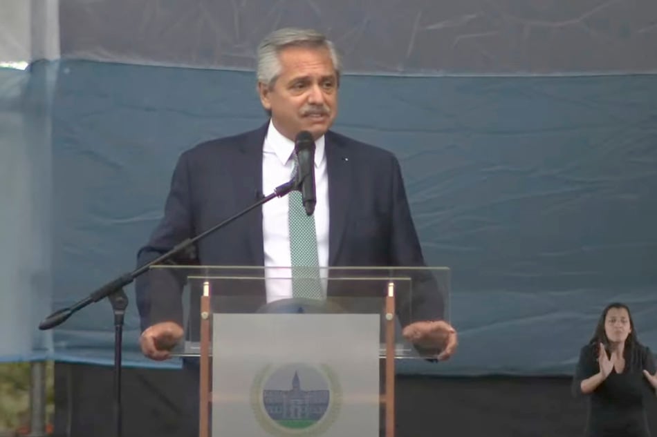 Alberto Fernández encabezó la inauguración de la Facultad de Ciencias Médicas de la Universidad Nacional de José C. Paz junto al intendente local, Mario Ishii.