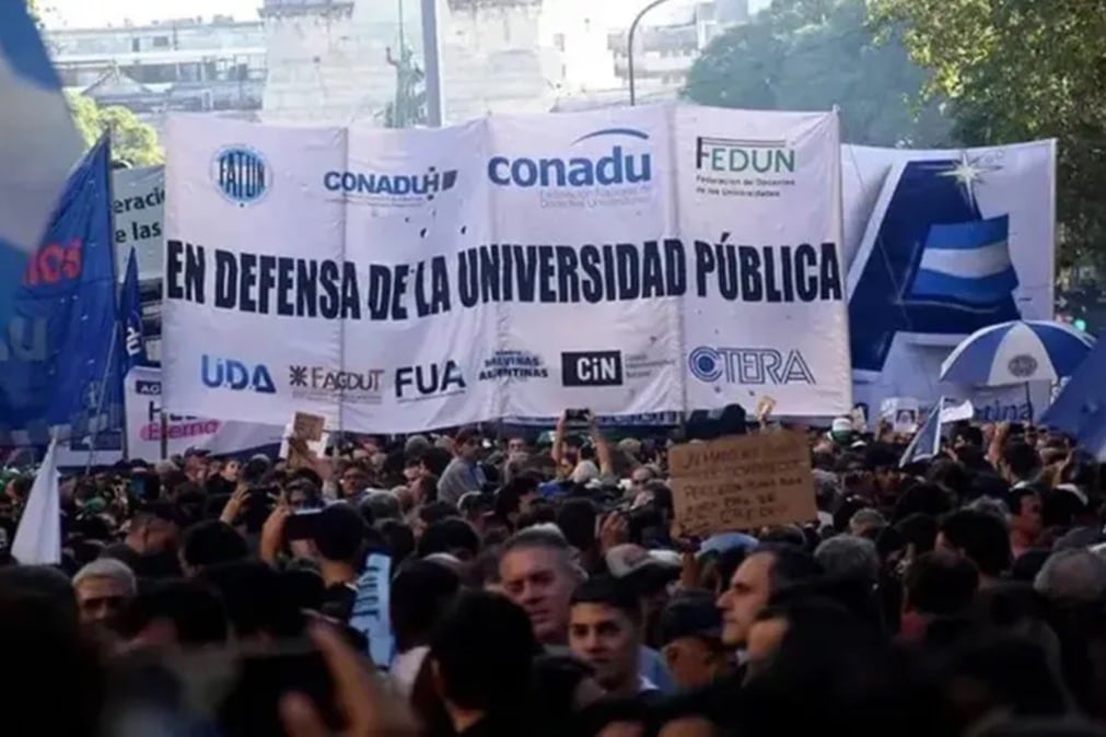 Docentes universitarios, en lucha.