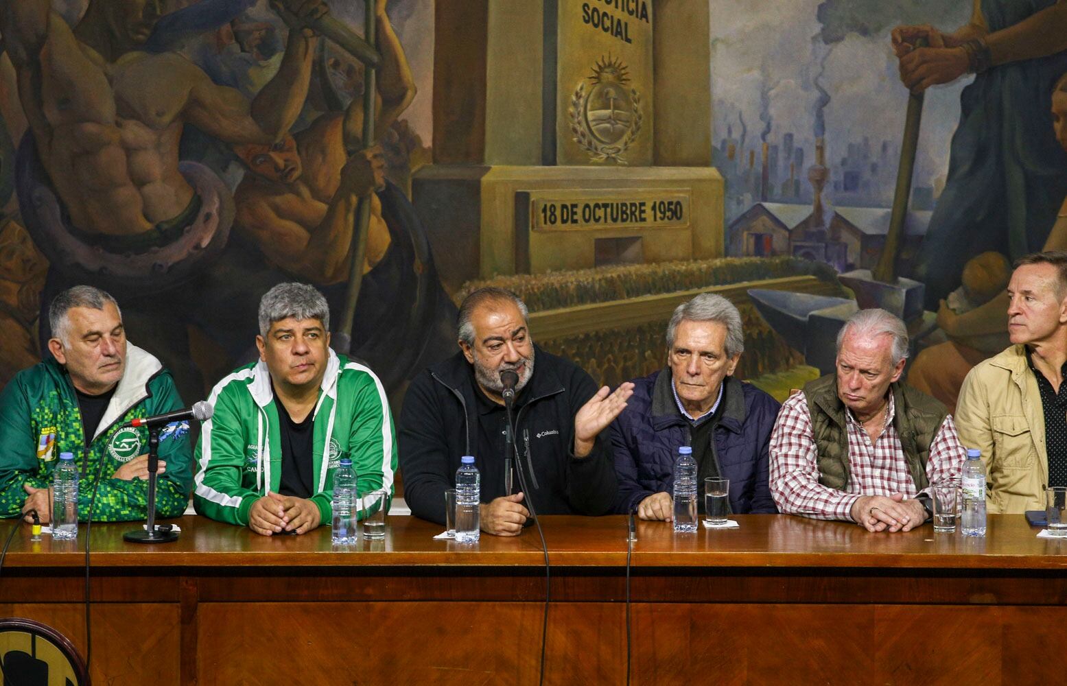 Mario Manrique, Pablo Moyano, Héctor Daer, Carlos Acuña y Andrés Rodríguez de la CGT.