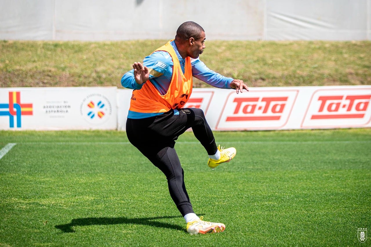 De la Cruz, volante de River, se puso a disposición de la Celeste