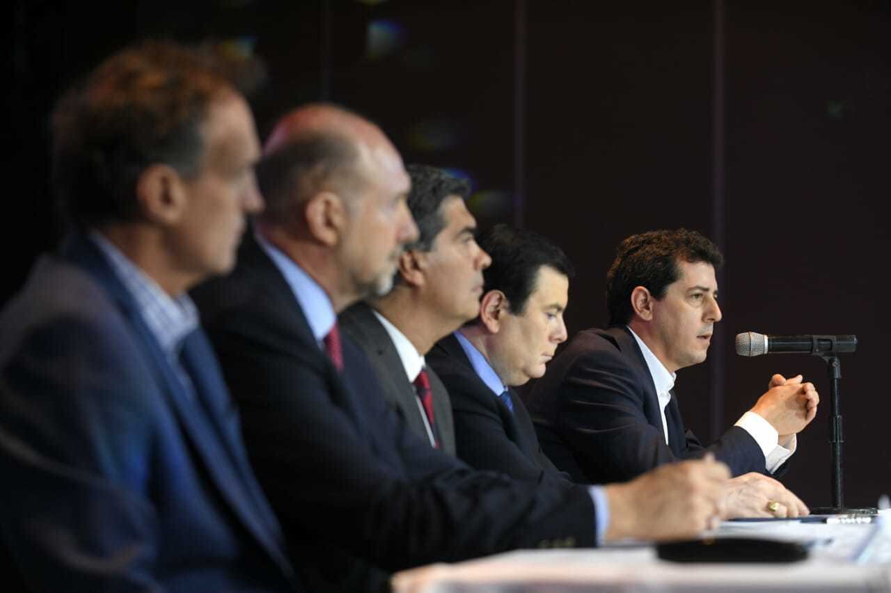 Los gobernadores discuten el nuevo Consenso Fiscal en el Ministerio del Interior.