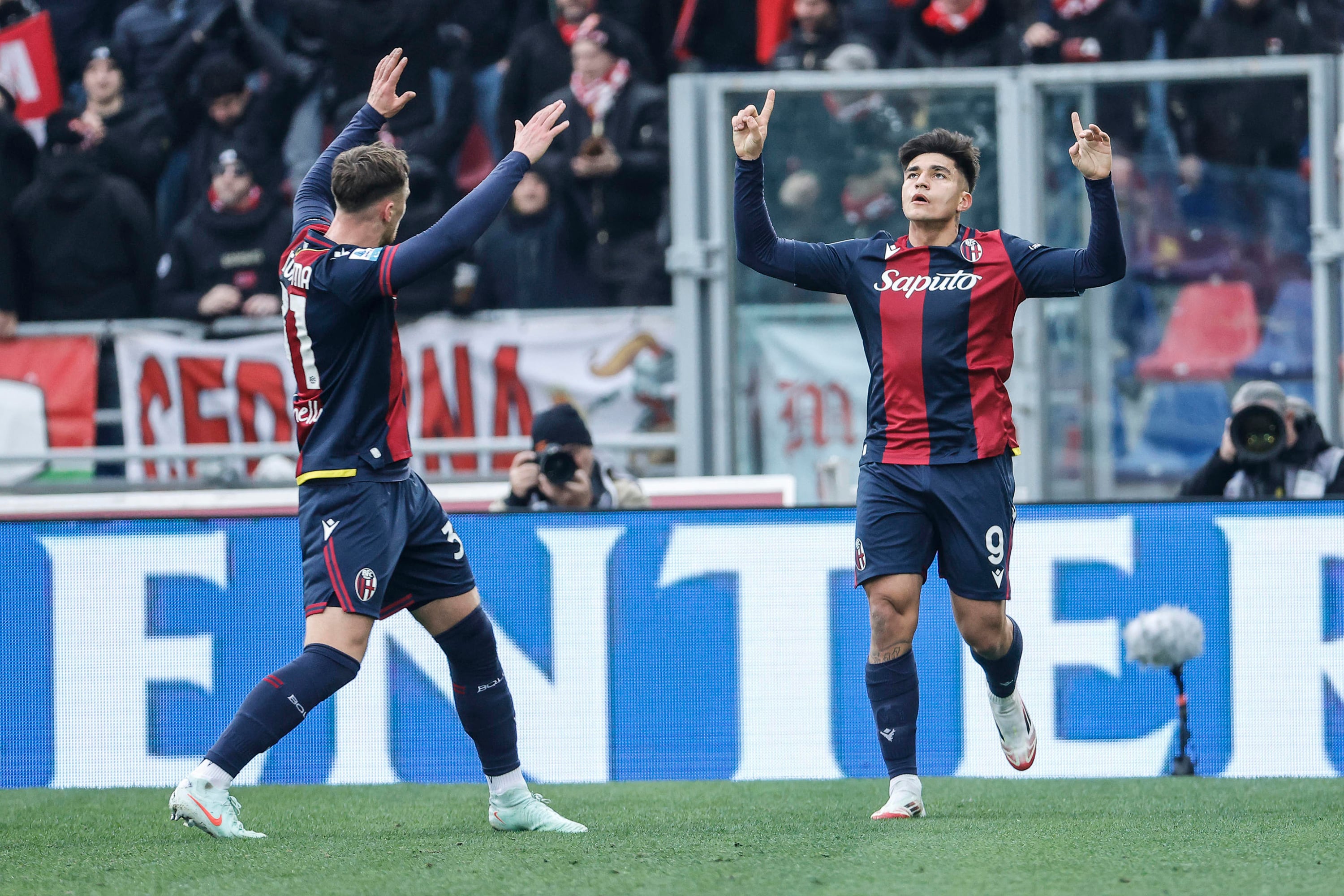 Santi Castro marcó su sexto gol para Bologna