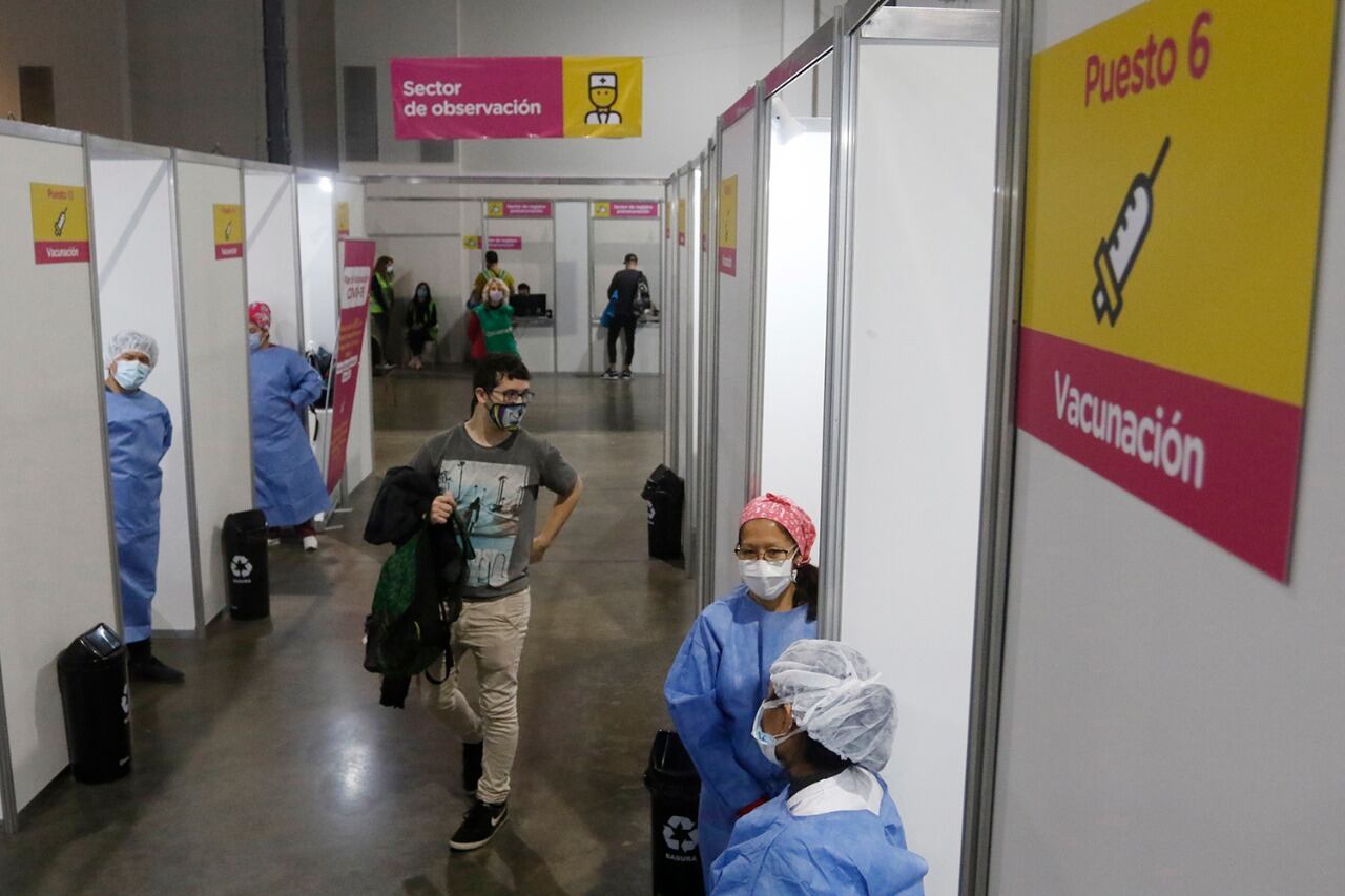 La Ciudad de Buenos Aires abrió este mismo martes la inscripción para vacunar a personas de 50 a 54 años.