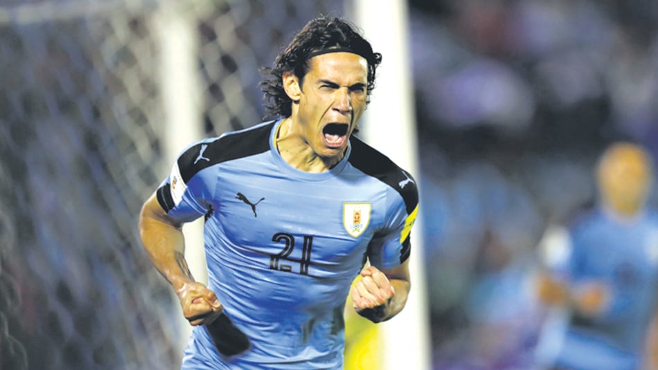 Cavani festeja el segundo gol de Uruguay.