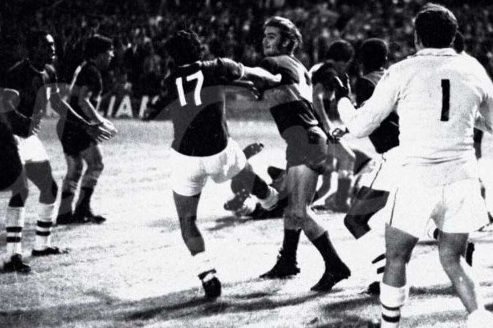 Una postal de la salvaje pelea en La Bombonera.