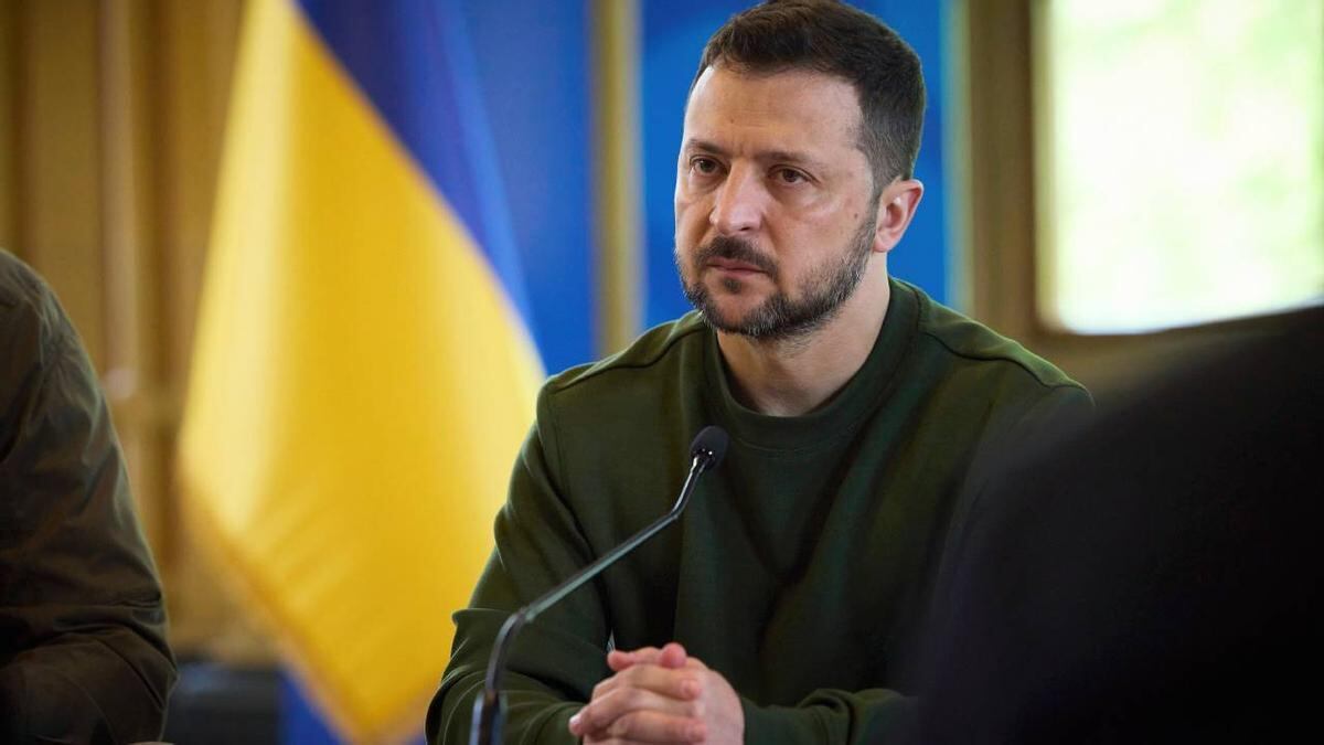 Volodimir Zelenski manifestó su interés en que Argentina y Ucrania colaboren para crear una industria conjunta de armas y pólvora