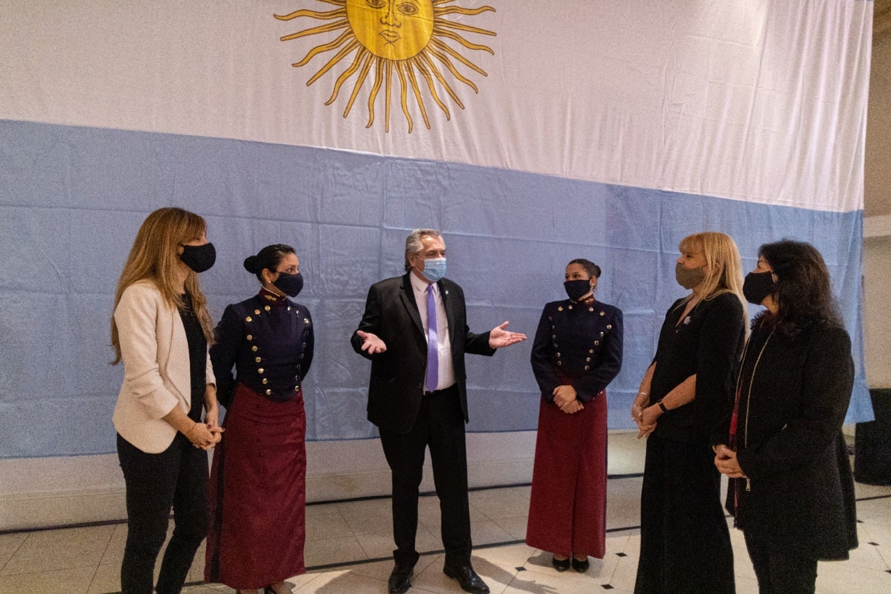 Alberto Fernández antes del inicio del acto en Olivos.