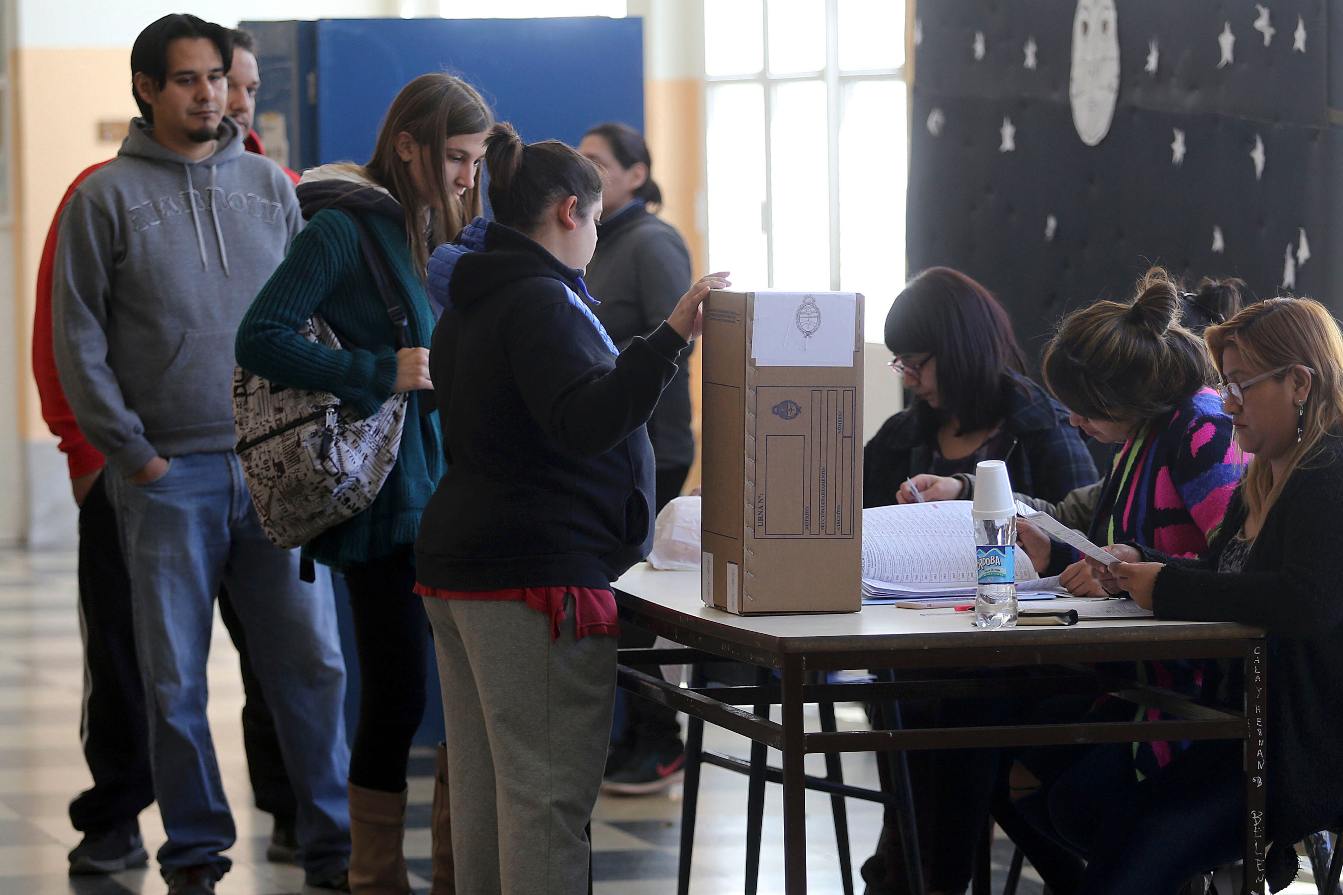 La confiabilidad del sistema electoral, puesta en jaque por el gobierno nacional a días de la votación.