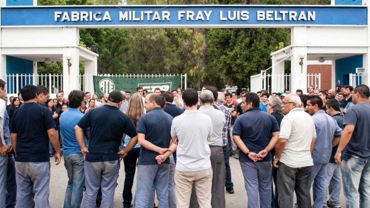 Un momento dramático se vivió en la fábrica cuando leyeron la nómina de los despedidos.
