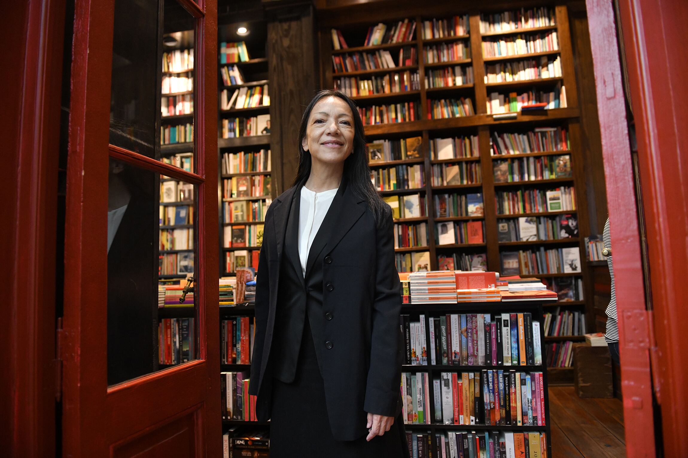 "Más que cambiar la escritora va cambiando la persona", plantea Alejandra Kamiya.