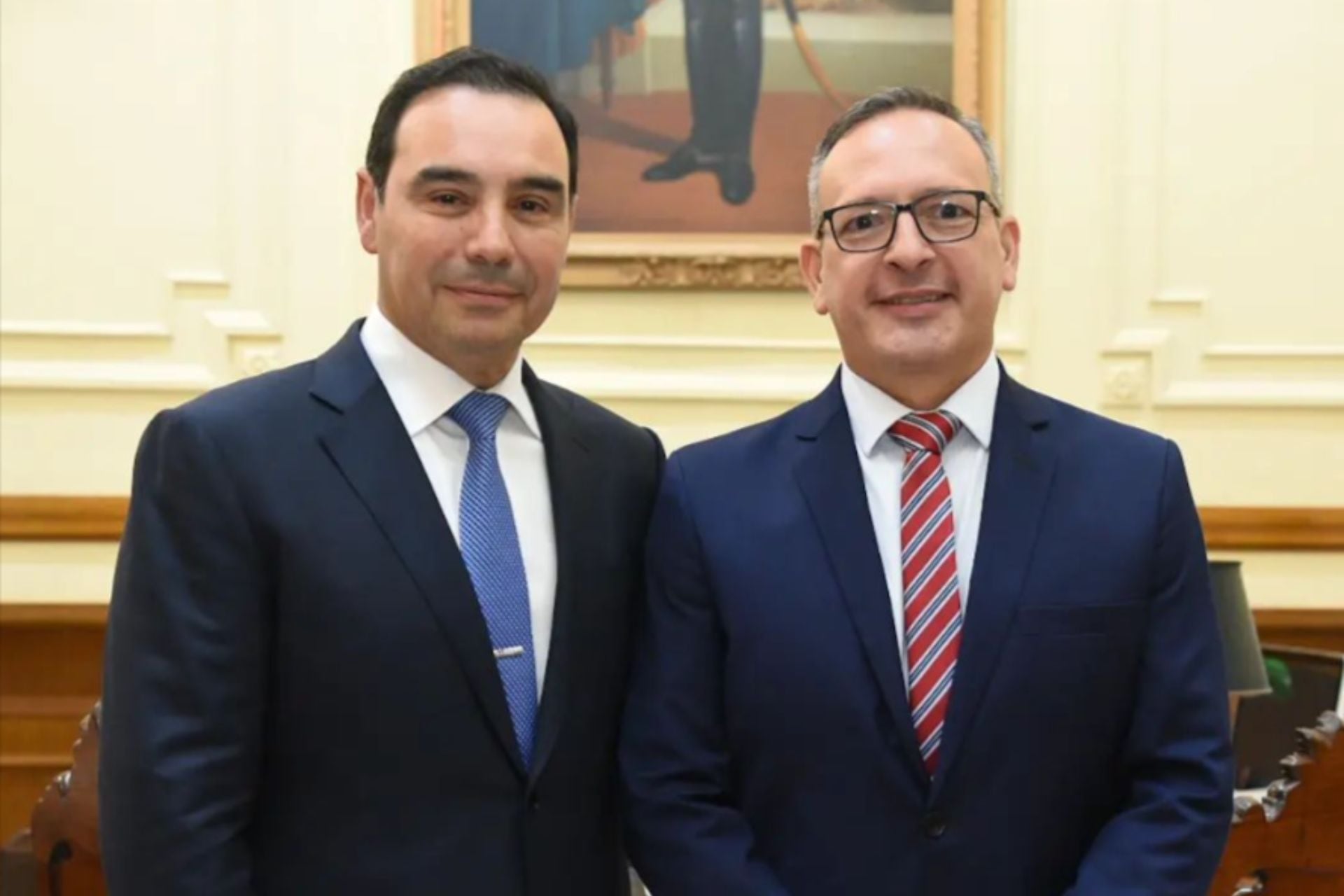 Alfredo Vallejos, diputado nacional desde 2023 por la Unión Cívica Radical (UCR), fue nombrado para suceder a Buenaventura Duarte al frente del Ministerio de Seguridad provincial.