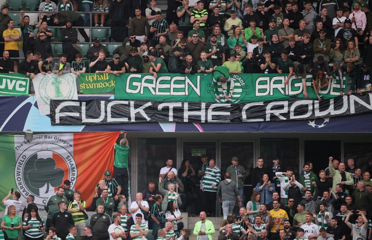 El miércoles pasado los hinchas del Celtic ya habían colgado una pancarta con la inscripción "fuck the crown"