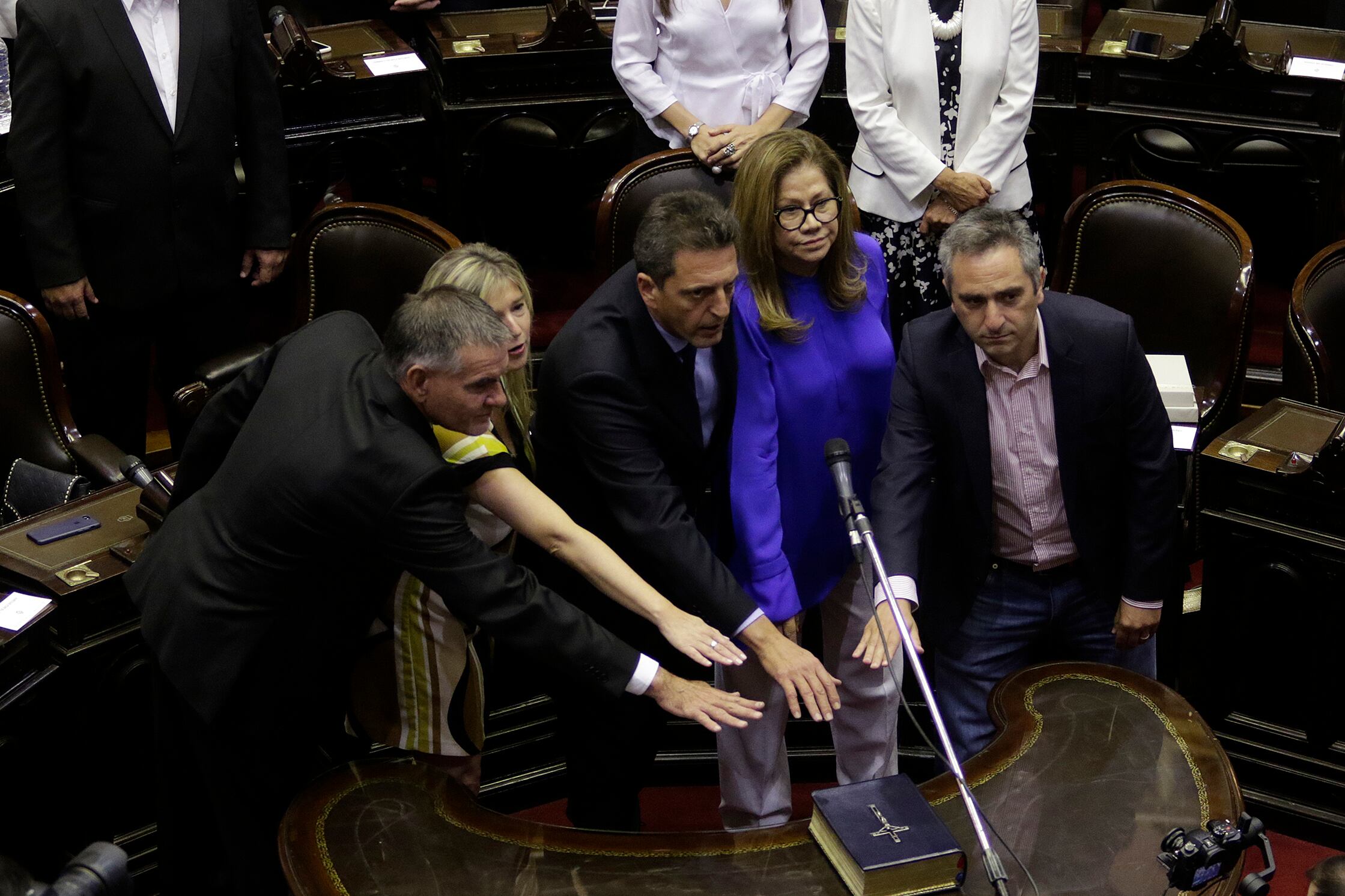 El momento de la jura de Massa.