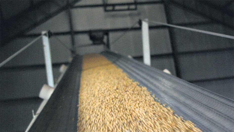 Macri ya redujo de 35 a 30 por ciento las retenciones a la soja en 2015.