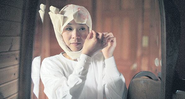 Ama-San da cuenta del ritual previo a la inmersión, que incluye unos lienzos ancestrales.