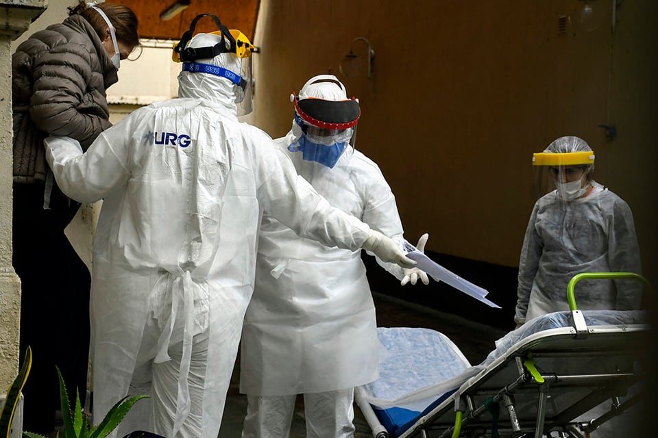 Se detectaron 31 casos positivos  en un geriátrico de Mitre y Pellegrini.