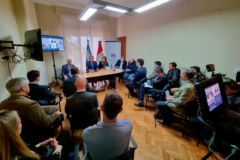 La audiencia fue presidida por el diputado Cachi Martínez.