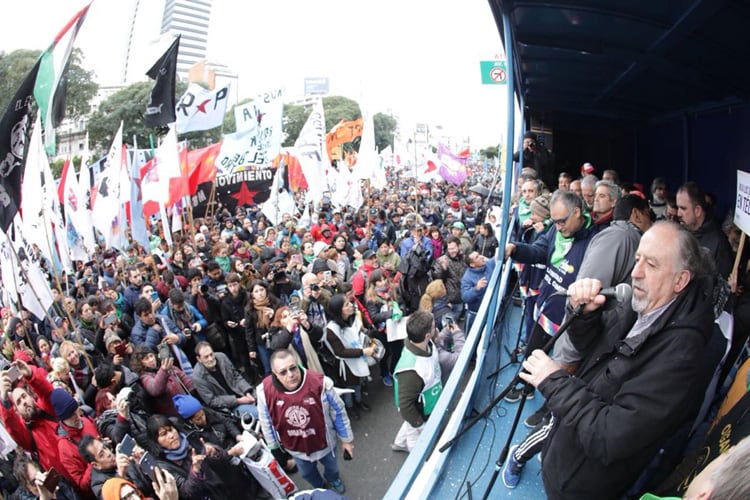 Huyo Yasky habla en repudio a la visita de Lagarde.