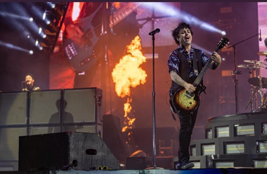 "A la mierda Estados Unidos y que se joda la Suprema Corte", apuntó el intérprete. Foto: Green Day/BillyJoeAmstrong/Instagram.