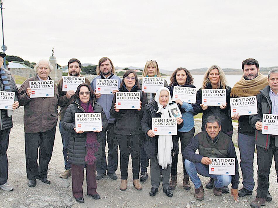 La delegación de la Comisión Provincial de la Memoria comenzó ayer su actividad en Malvinas.