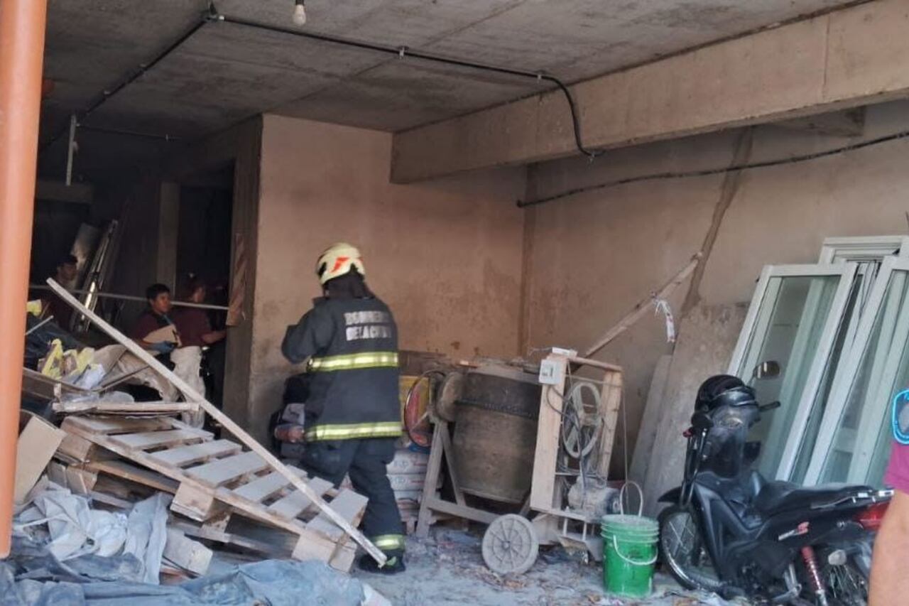 El edificio, en torre y con 10 pisos, cuenta con departamentos semipisos de 2 y pisos de 3 ambientes