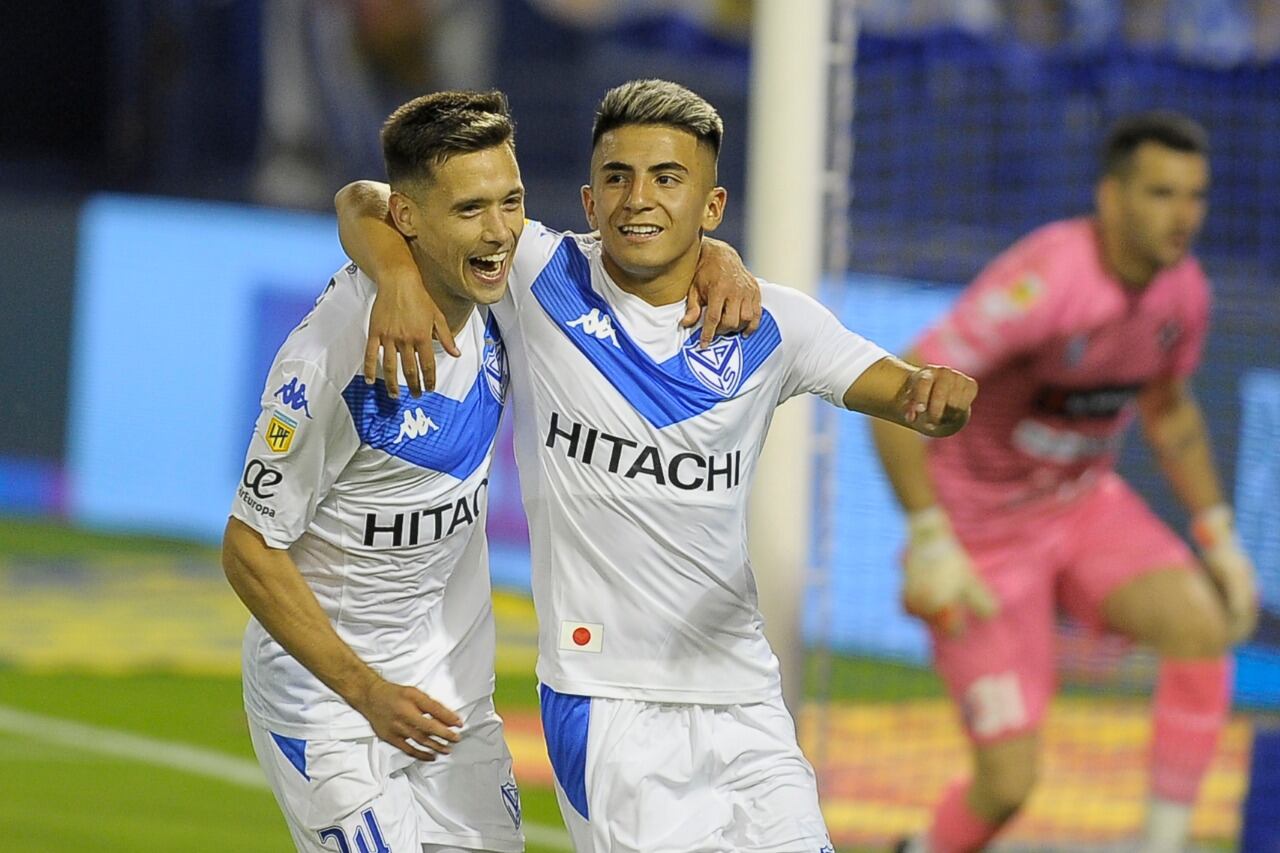 Almada festeja el único gol del partido.