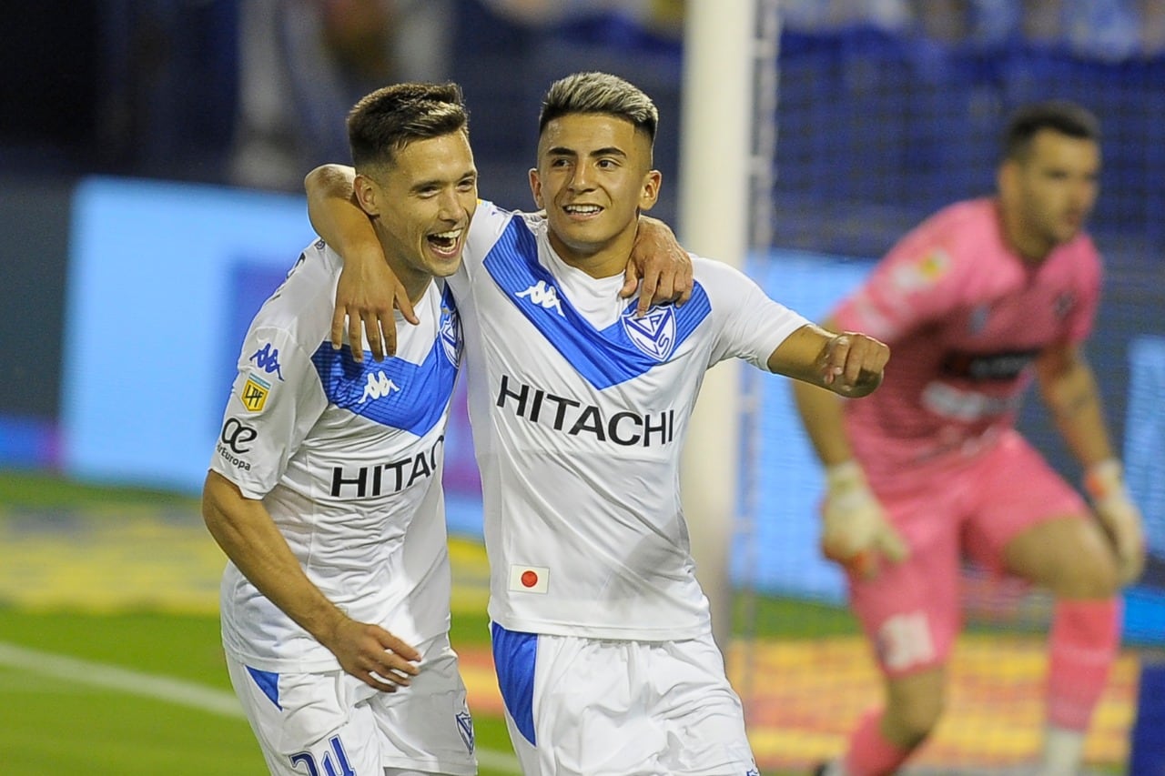 Almada festeja el único gol del partido.