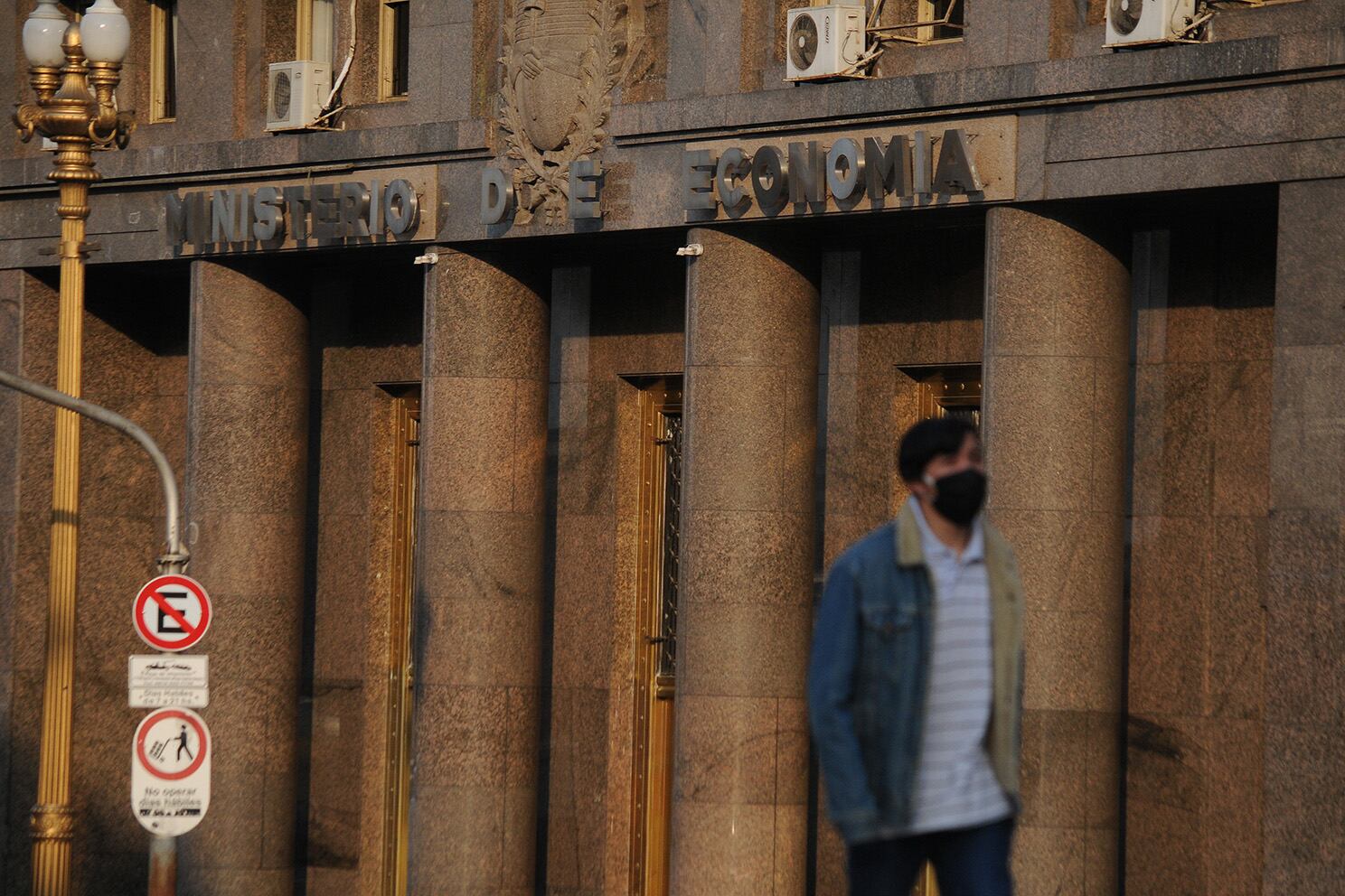 El Estado debe intervenir de manera planificada en mercados estratégicos.