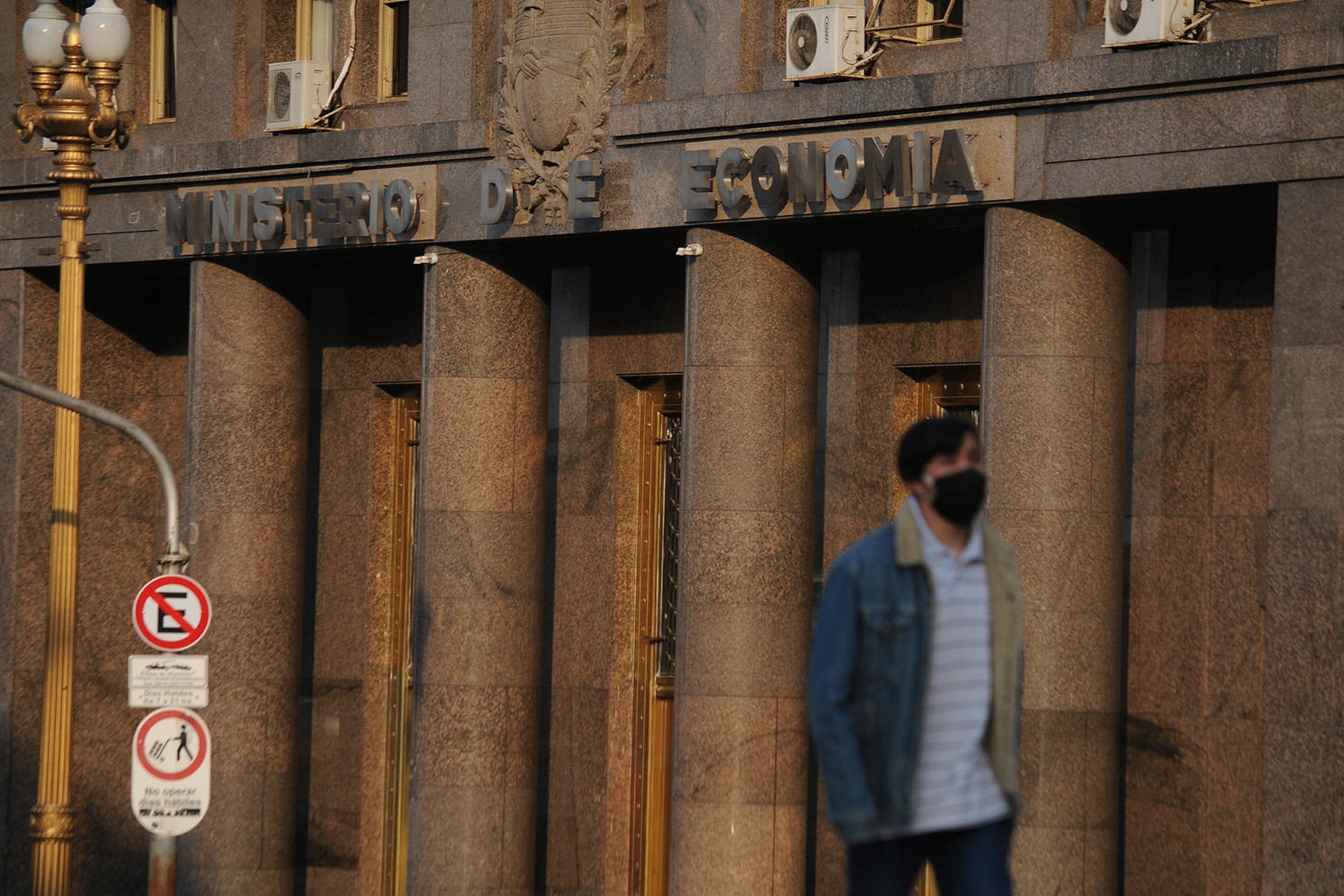 El Estado debe intervenir de manera planificada en mercados estratégicos.