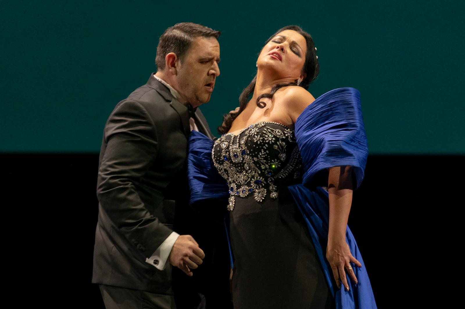 La rusa Anna Netrebko fue una Leonora descollante en Il Trovatore.